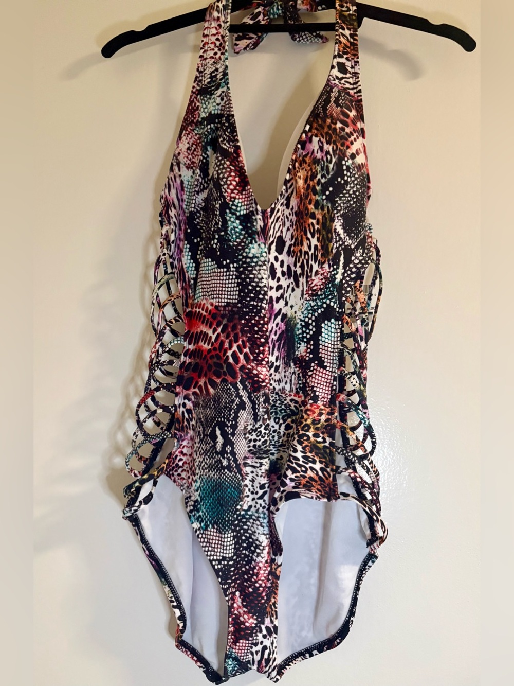 Kenneth Cole Halter One-Piece Swimsuit w/Tummy Control, Size Large